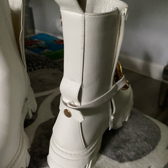 Sold - Picture 3 of 4